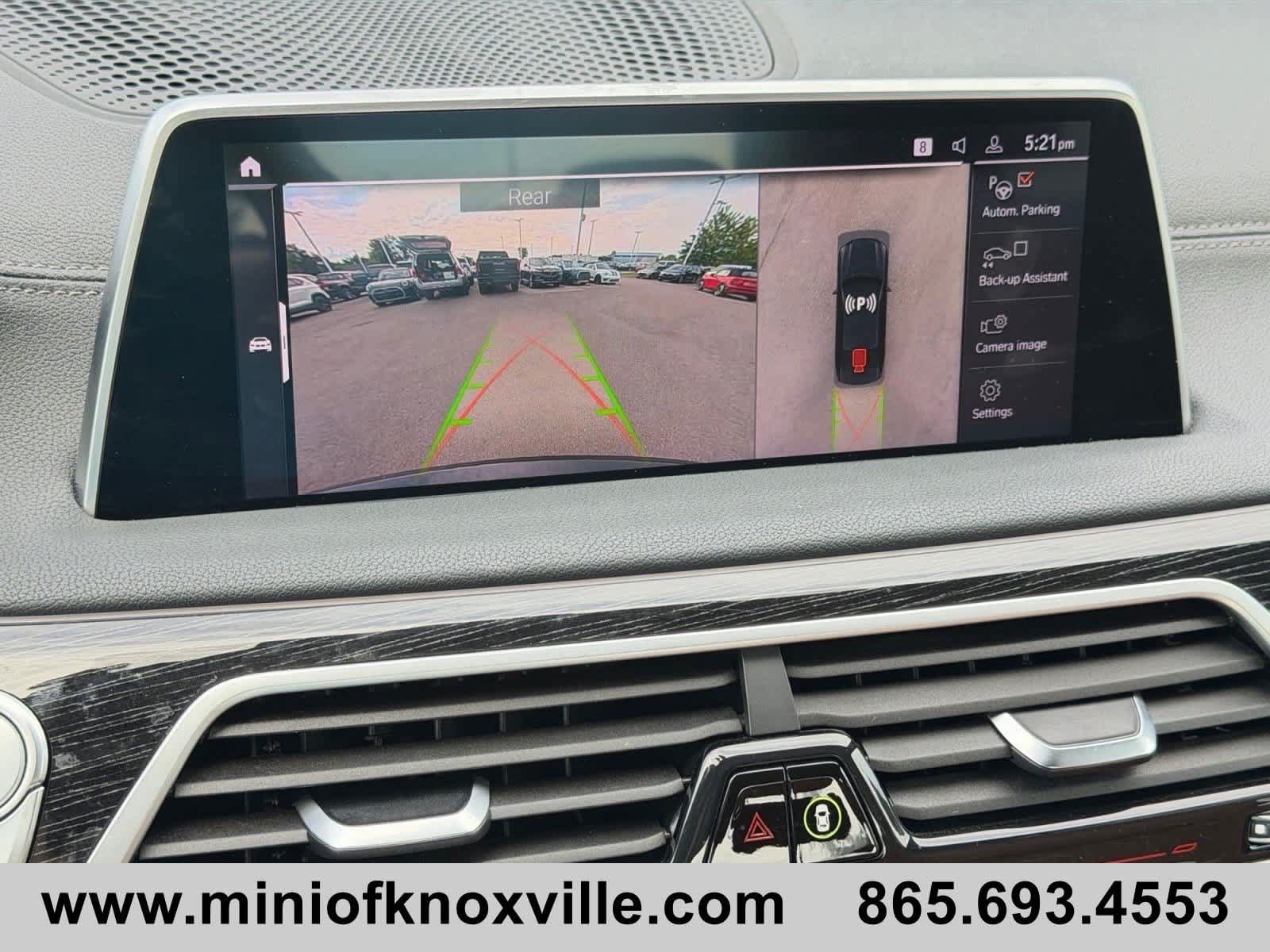 Used 2022 BMW 740i w/ M Sport Package RWD image 26