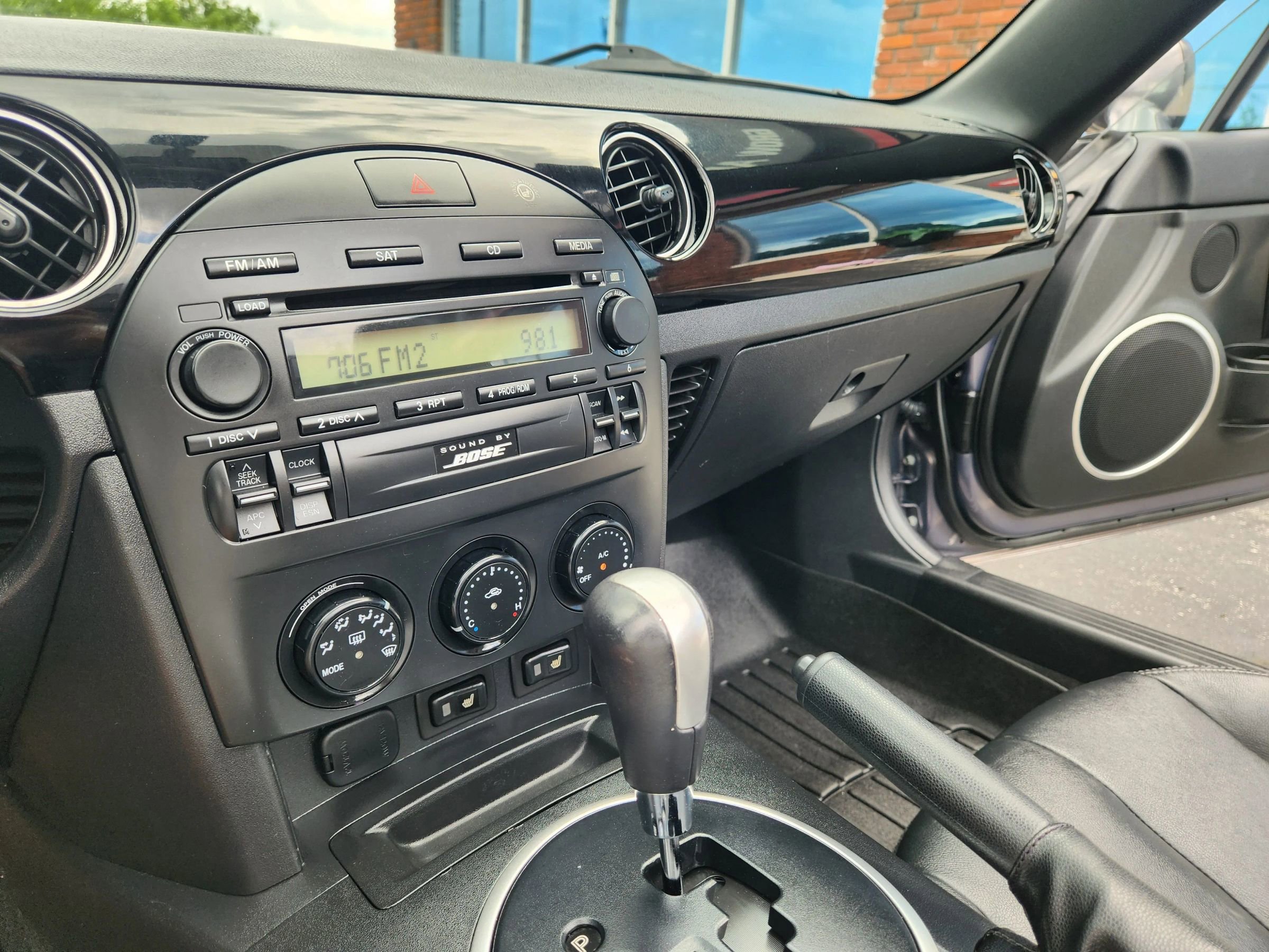 Used 2007 MAZDA MX-5 Miata Grand Touring w/ Premium Pkg image 87