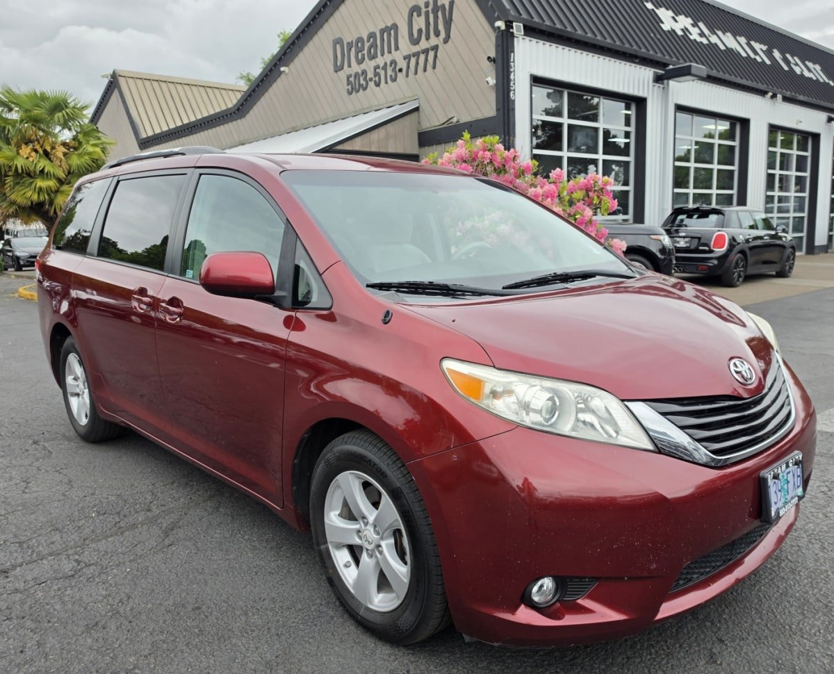 Used 2011 Toyota Sienna LE