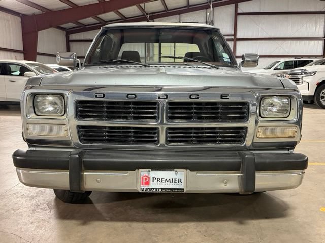 Used 1993 Dodge D/W Truck 150 RWD image 2