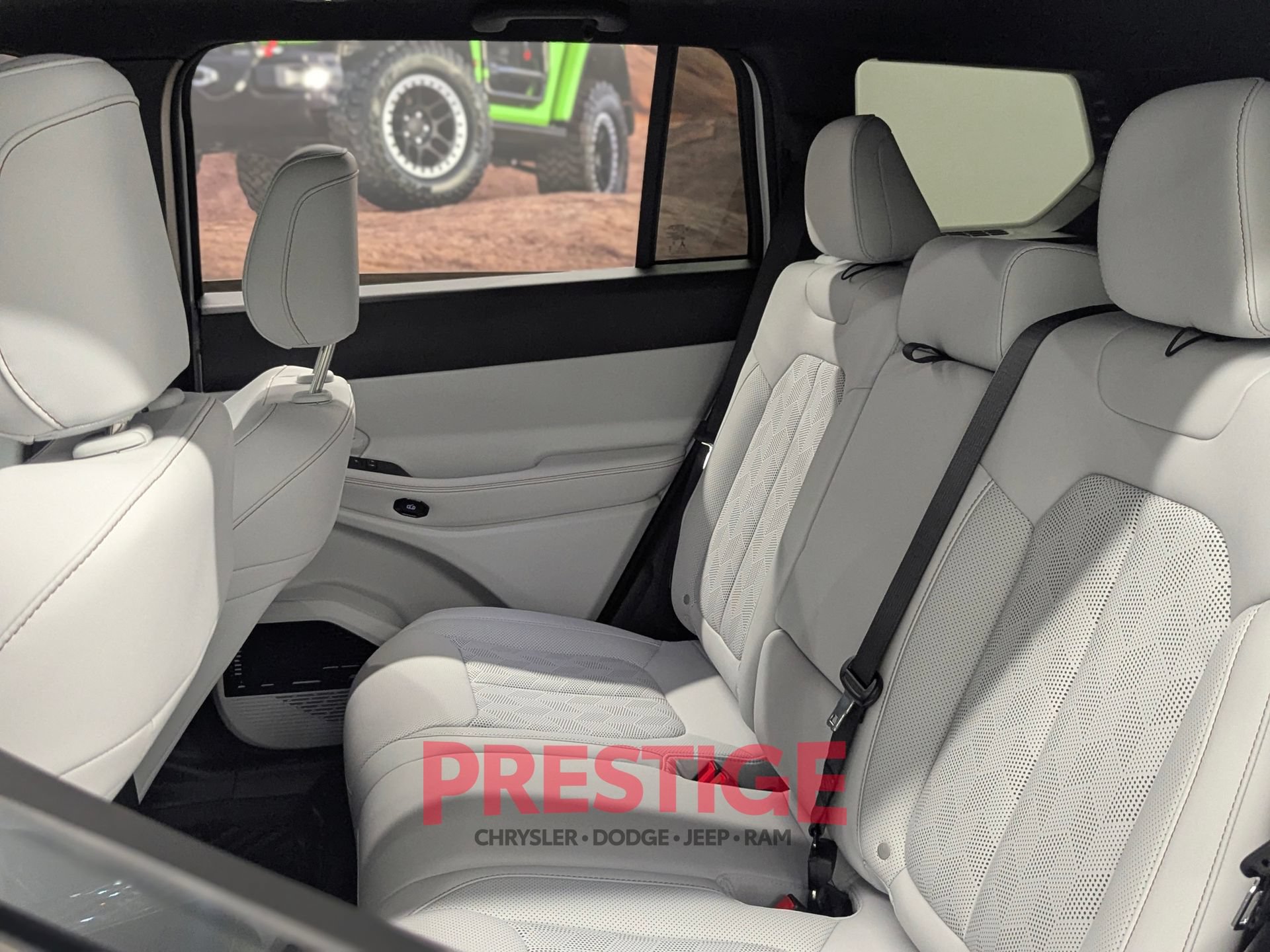 Used 2026 Jeep Cherokee Overland AWD/4WD image 29