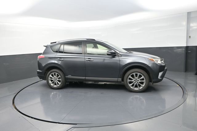 Used 2018 Toyota RAV4 Limited AWD/4WD image 18
