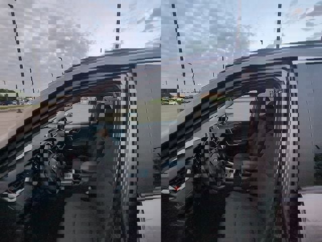 Used 2025 Toyota RAV4 XLE w/ Convenience Package image 11