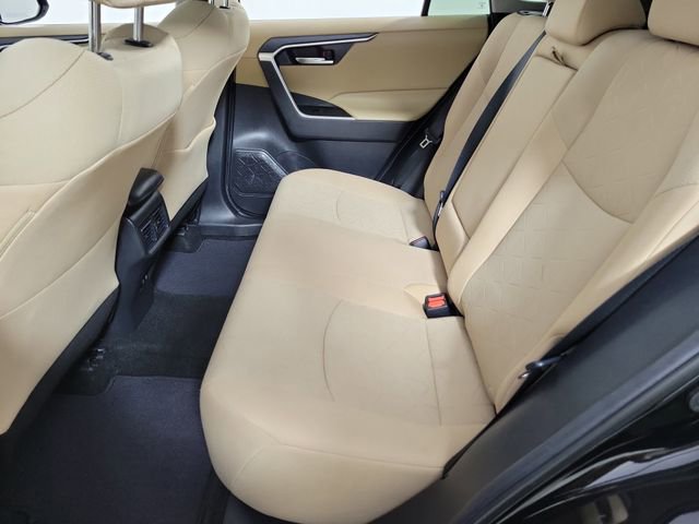 Used 2020 Toyota RAV4 XLE w/ Convenience Package FWD image 12