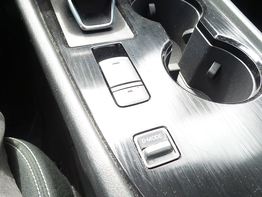 Used 2024 Nissan Rogue S FWD image 47