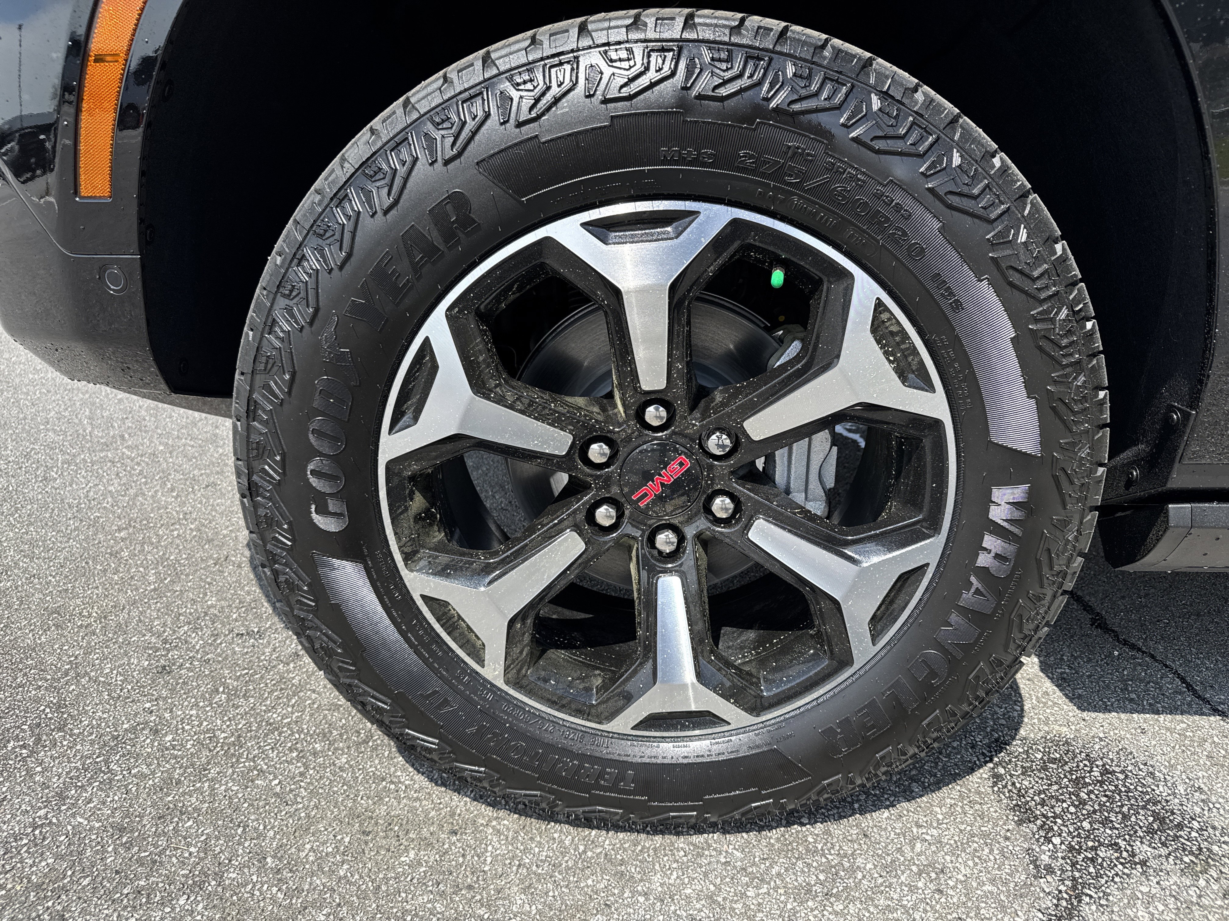 New 2026 GMC Yukon XL AT4 w/ AT4 Premium Plus Package image 13