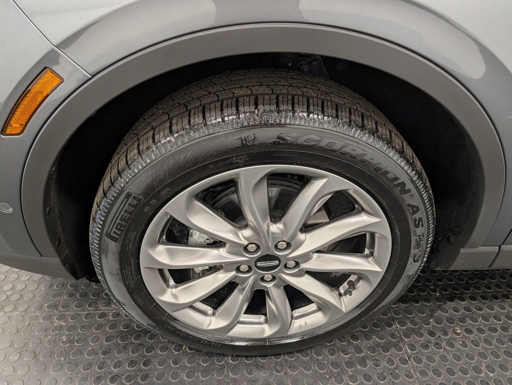 Used 2022 Lincoln Corsair AWD w/ Premium Package image 9