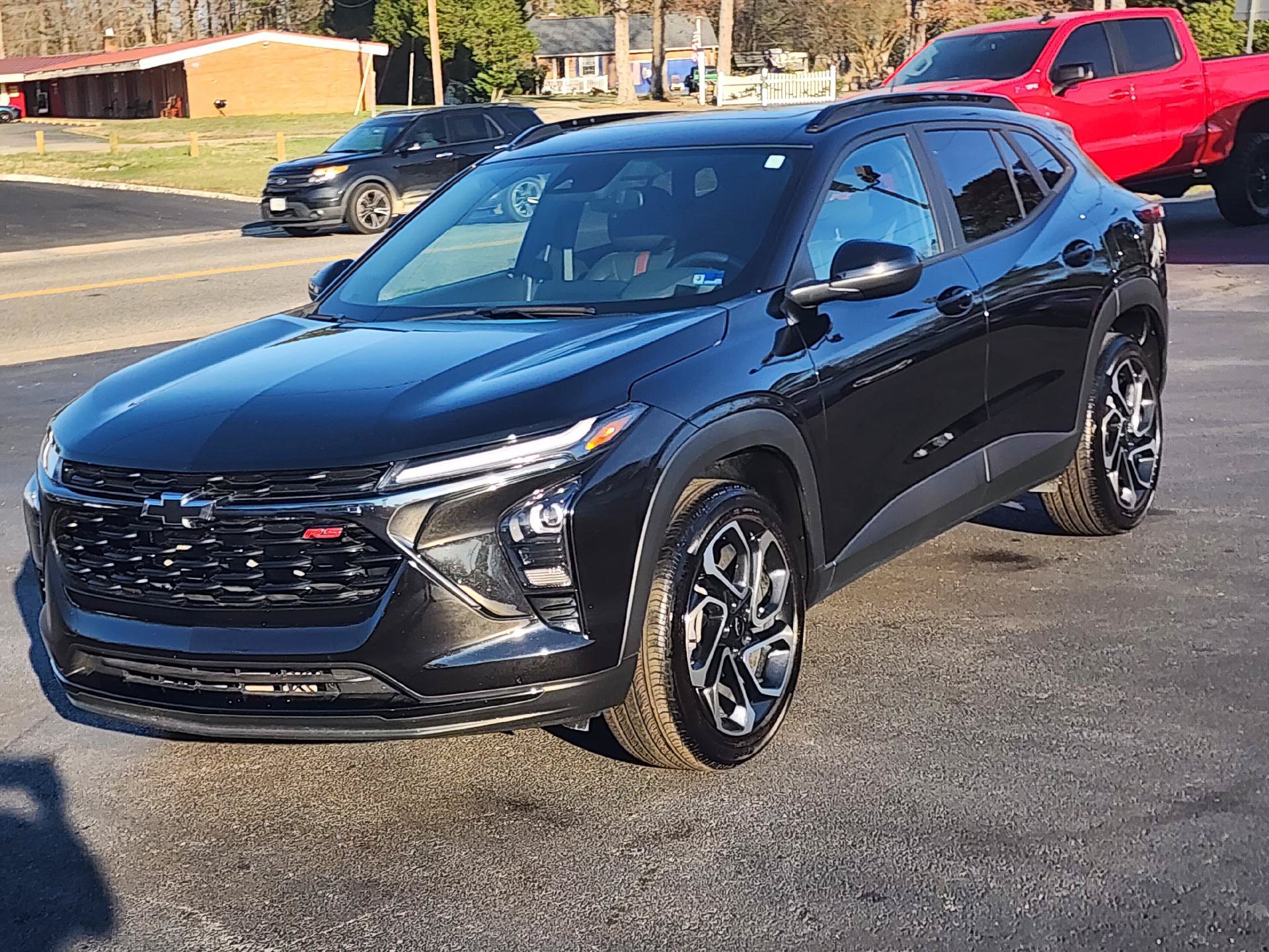 Used 2025 Chevrolet Trax RS w/ Sunroof Package FWD image 6