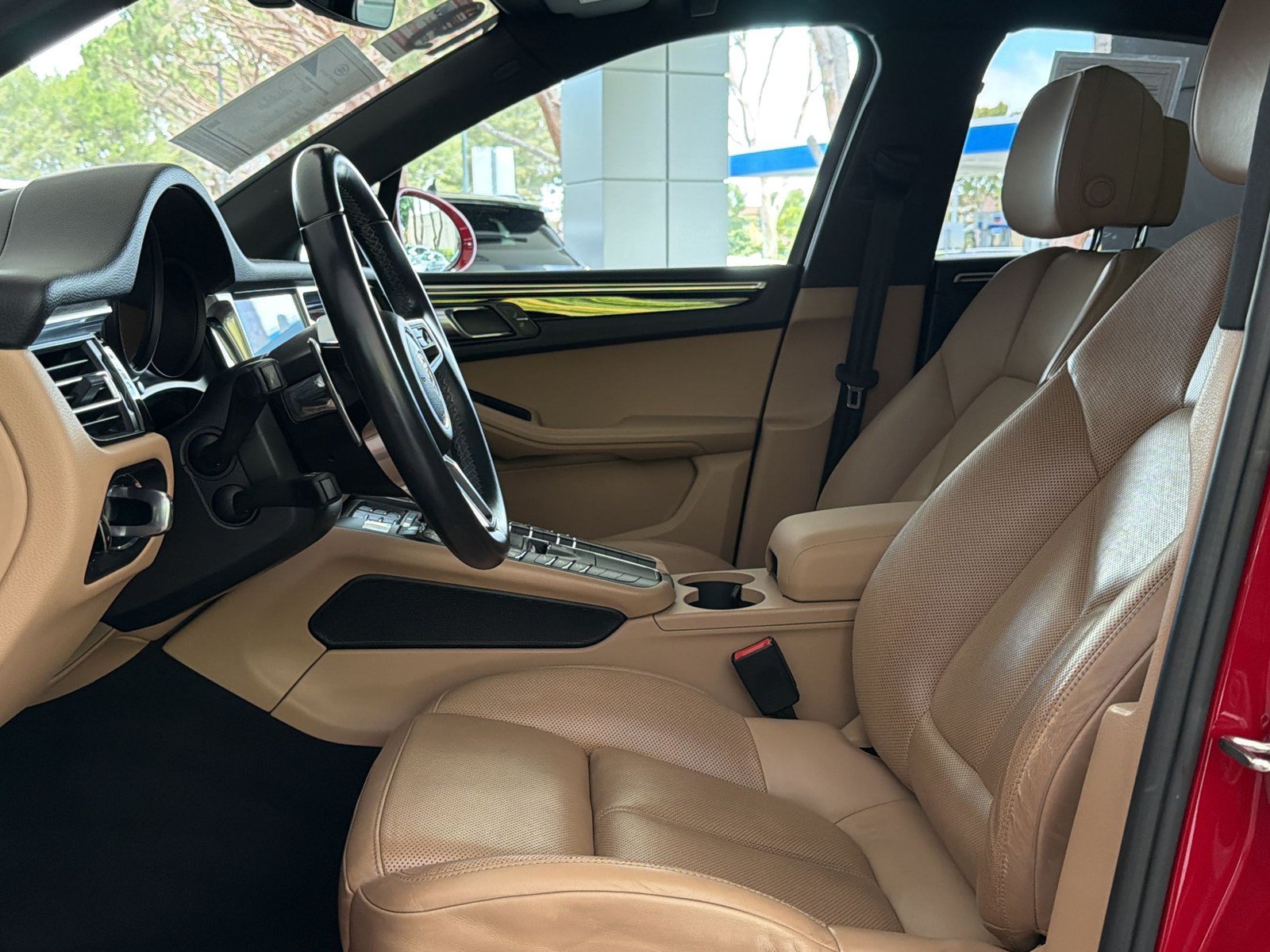 Used 2019 Porsche Macan AWD/4WD image 5