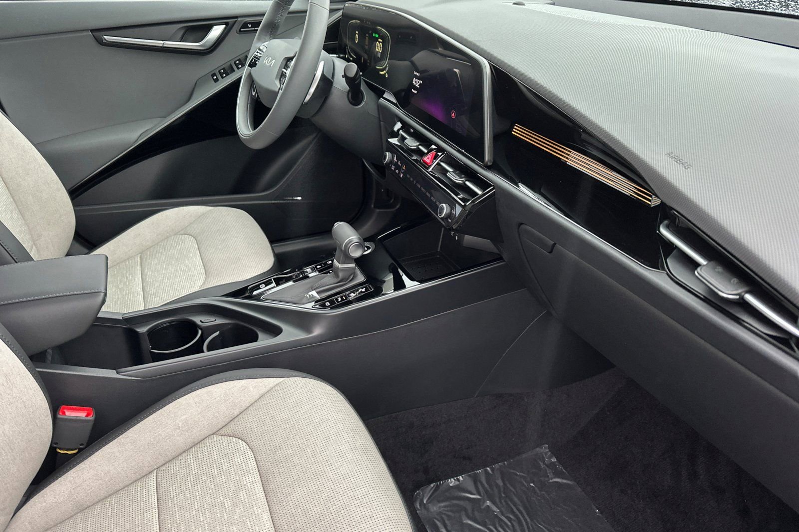 New 2026 Kia Niro SX image 16