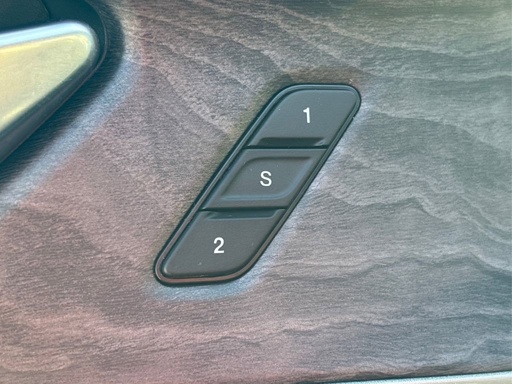 Used 2023 Jeep Grand Cherokee Limited w/ Luxury Tech Group II image 25