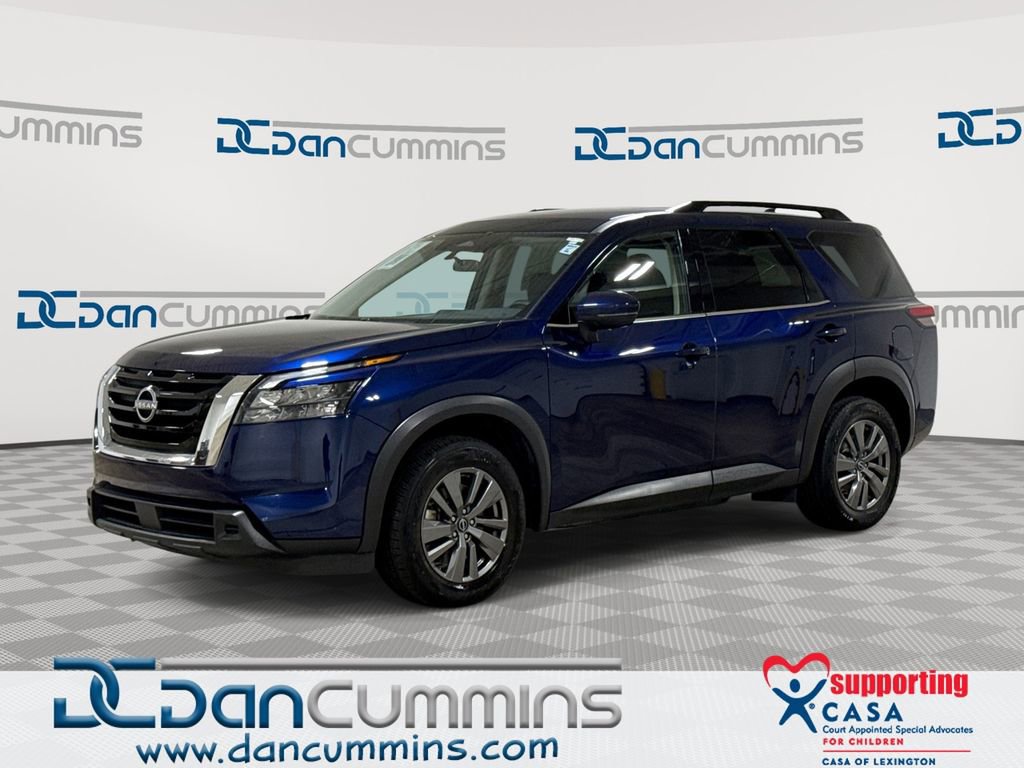 Used 2025 Nissan Pathfinder SV FWD image 1