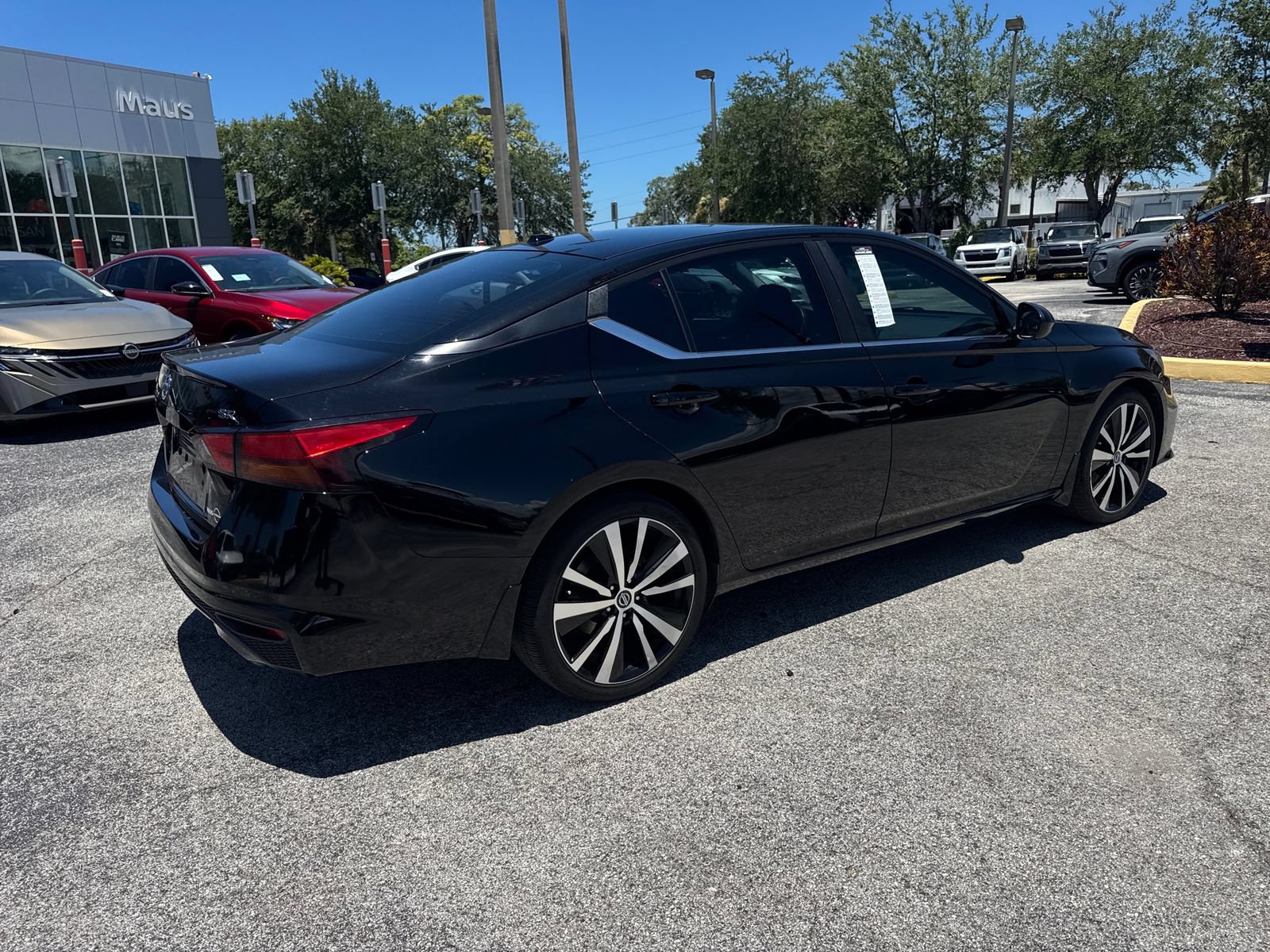 Used 2019 Nissan Altima 2.5 SR FWD image 10