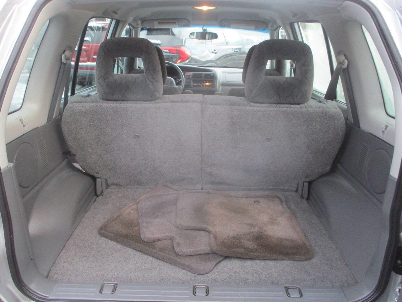 Used 2003 Chevrolet Tracker ZR2 image 10