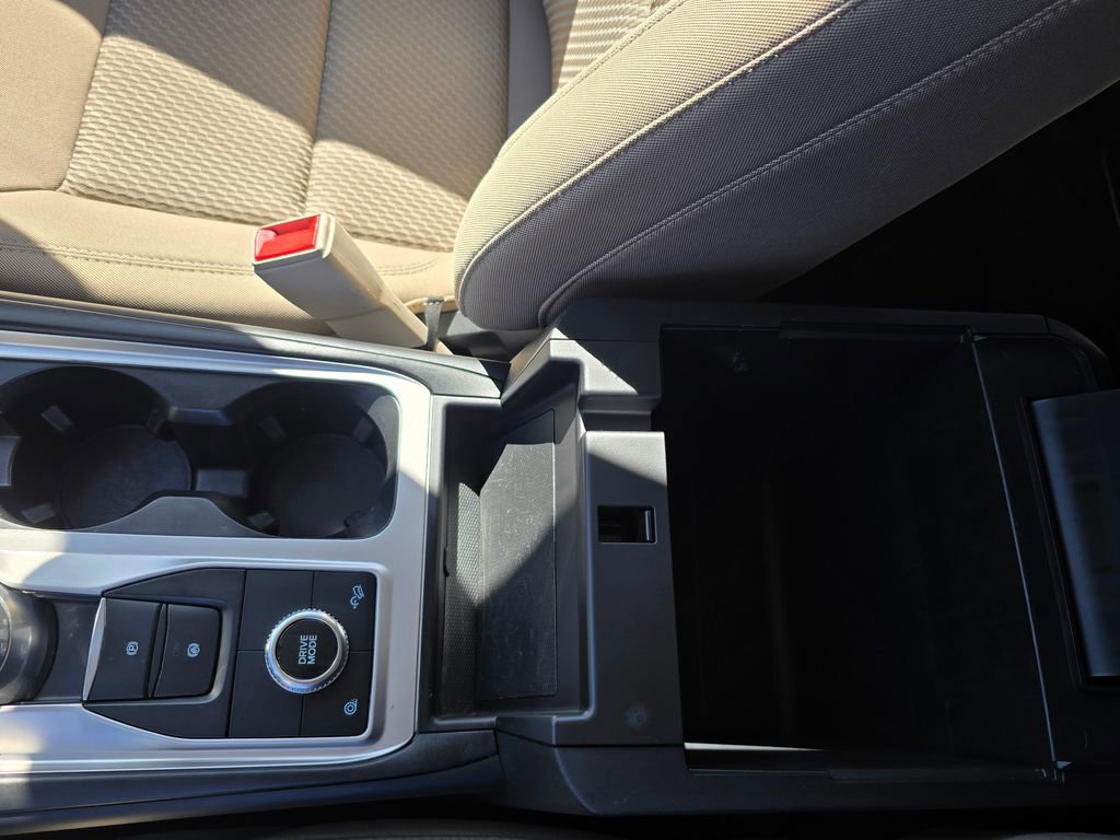 Used 2022 Ford Explorer XLT image 24