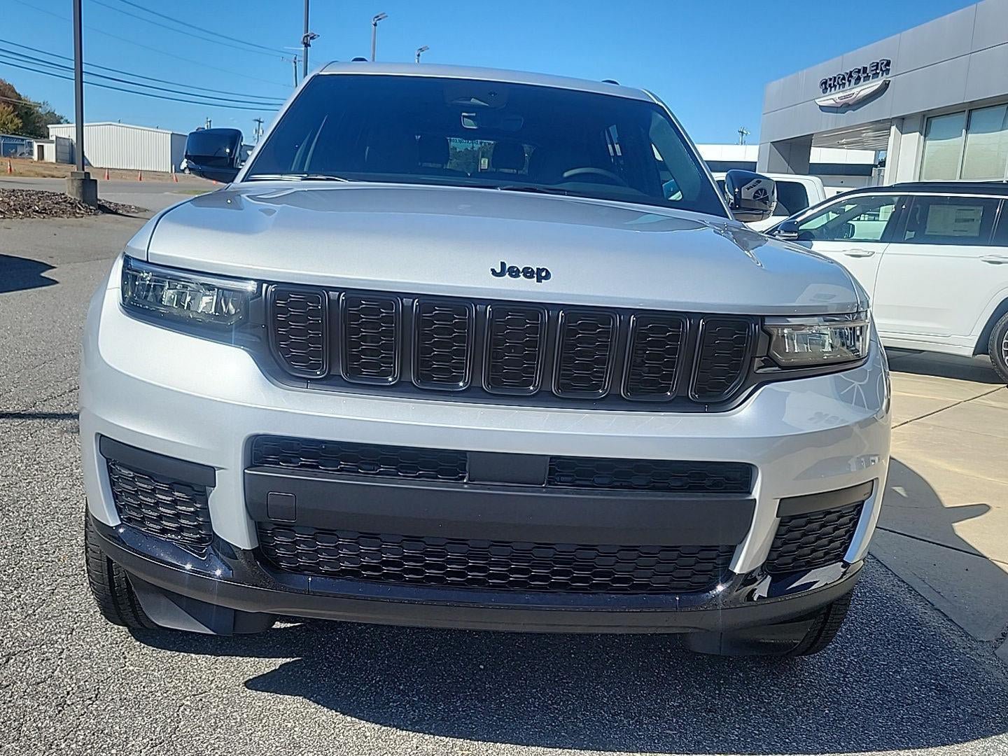 New 2025 Jeep Grand Cherokee L Altitude AWD/4WD image 3