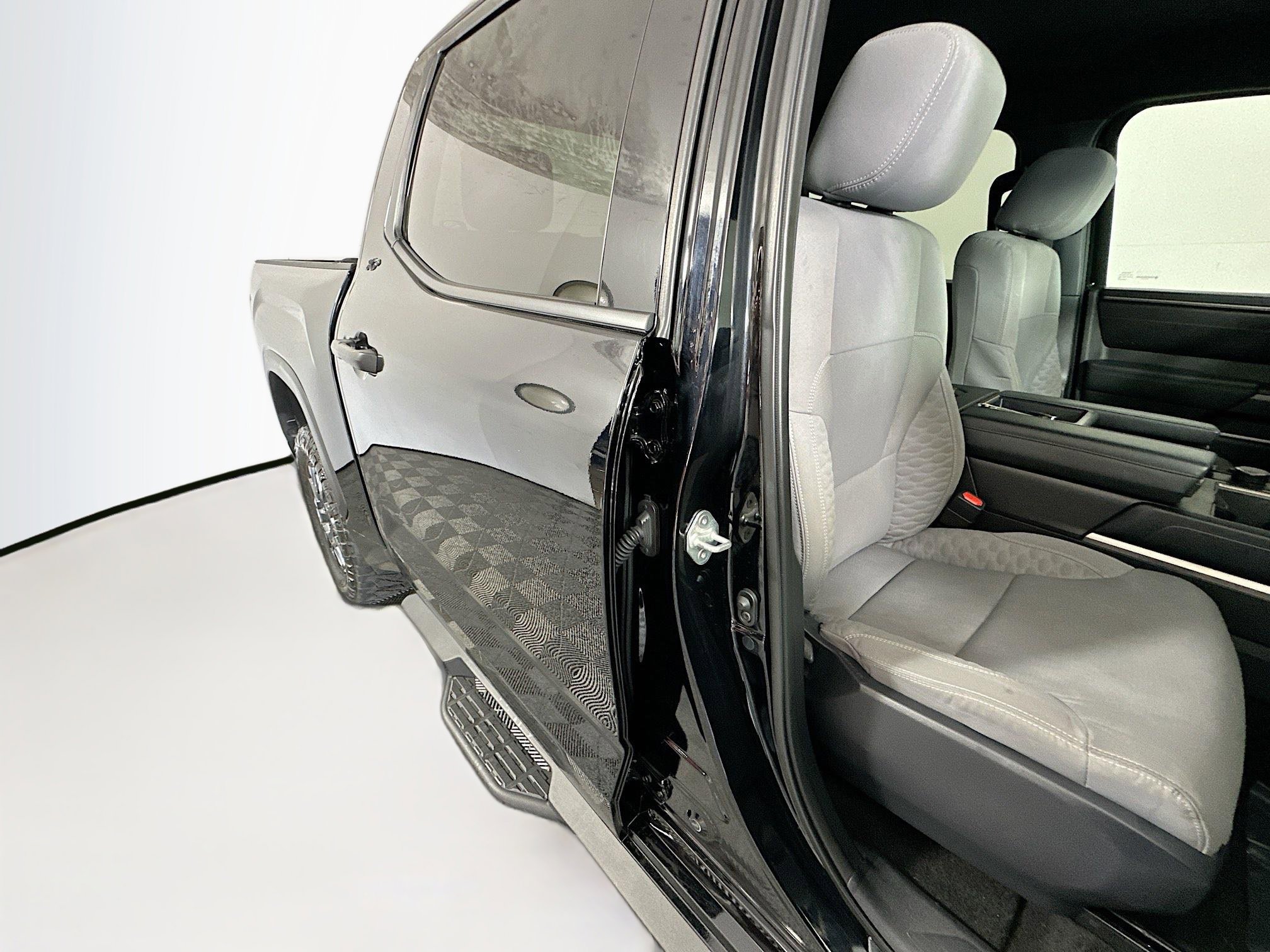 Used 2025 Toyota Tundra SR5 AWD/4WD image 28
