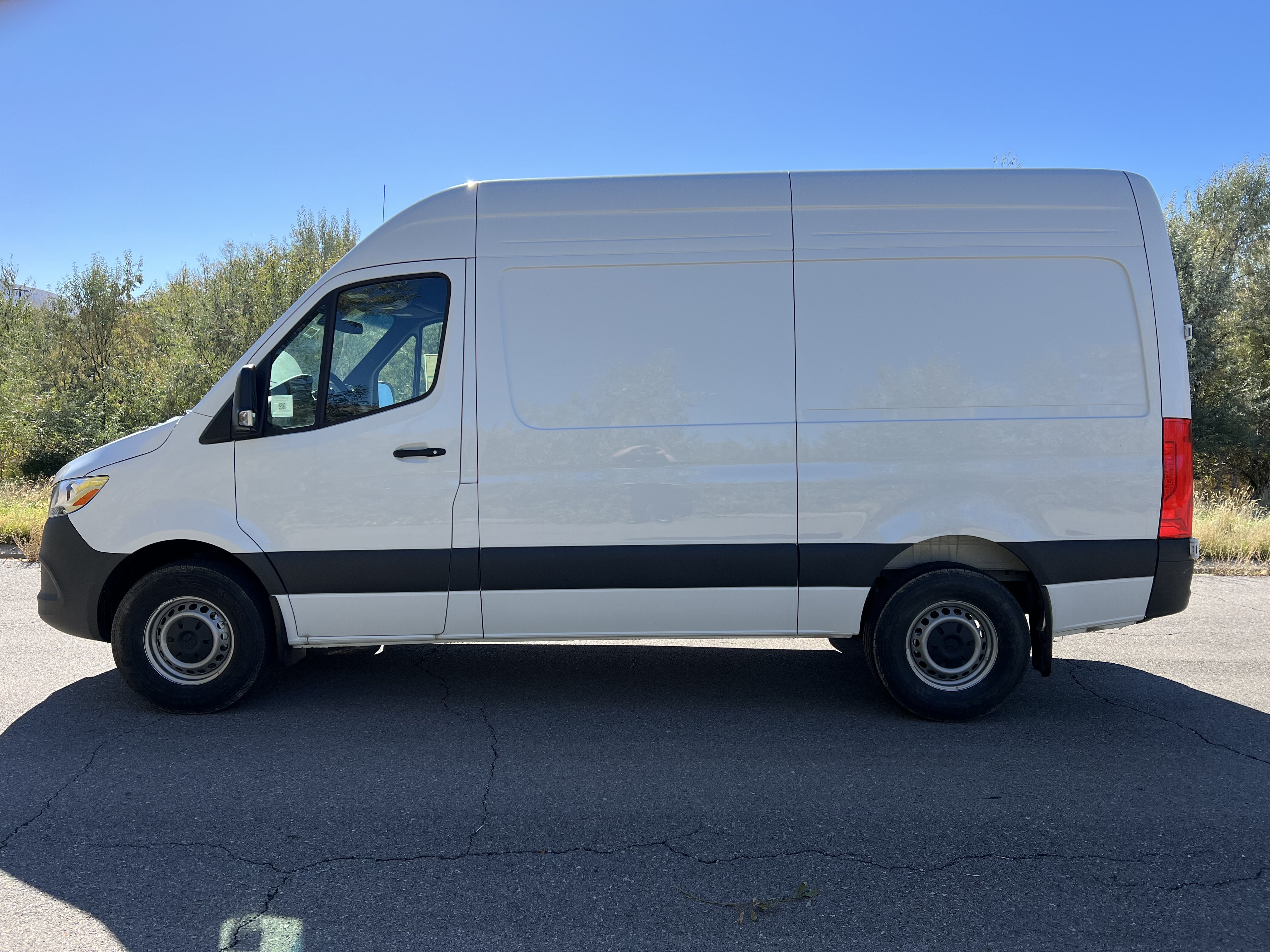 Used 2025 Mercedes-Benz Sprinter 2500 image 9