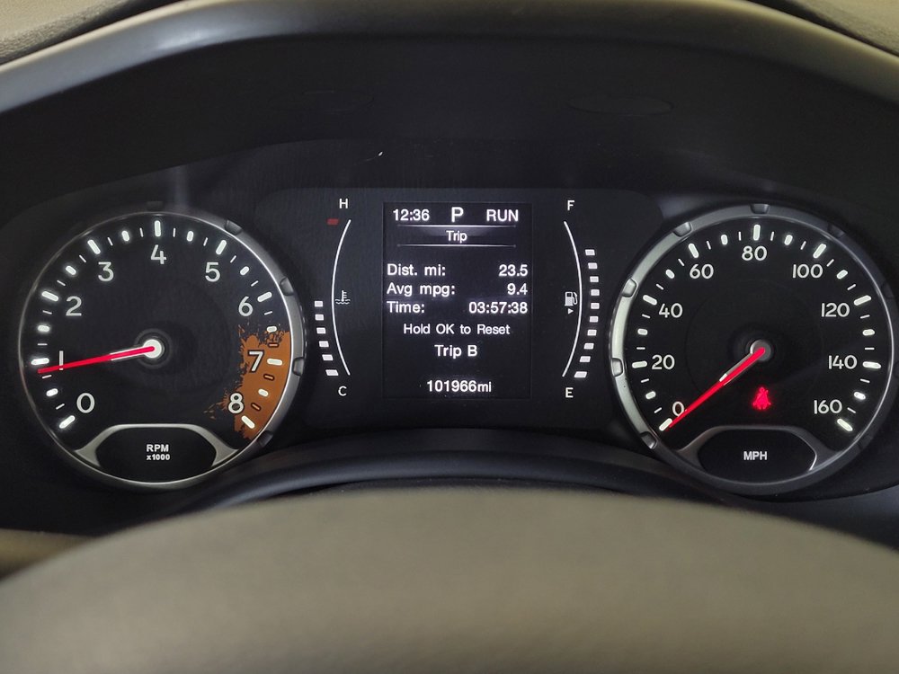 Used 2016 Jeep Renegade Latitude AWD/4WD image 23