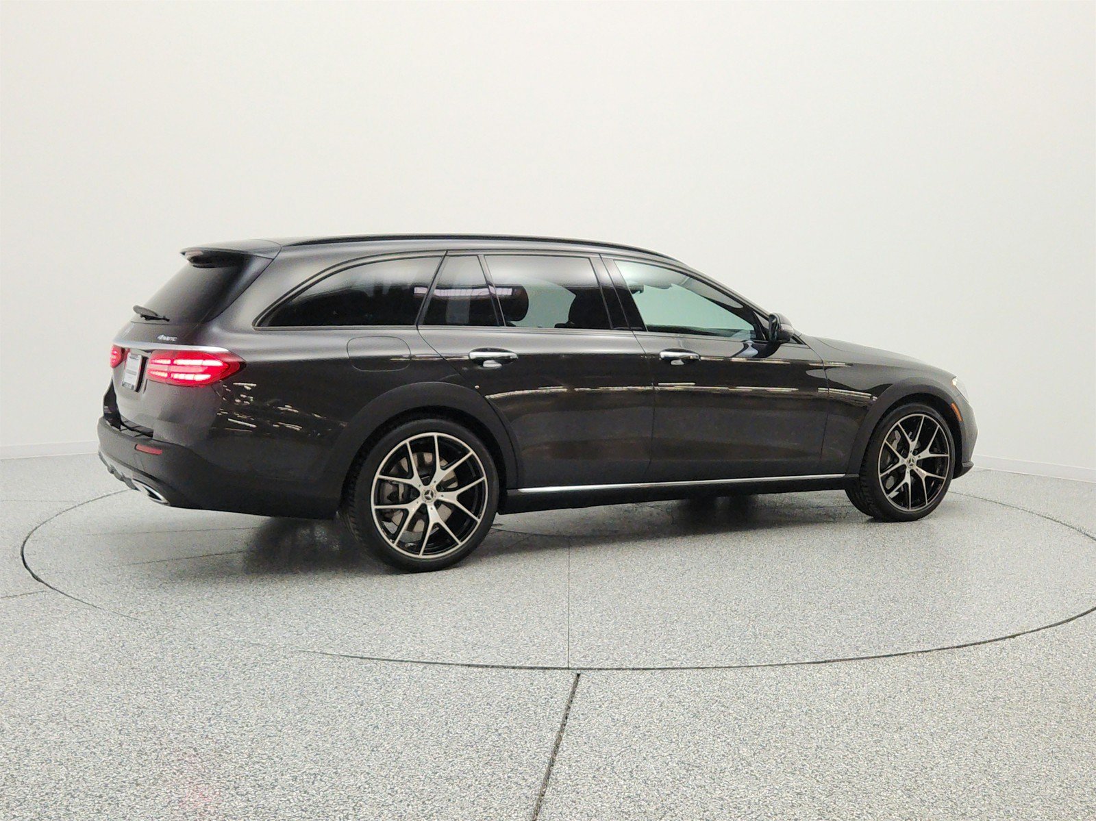 Certified 2022 Mercedes-Benz E 450 4MATIC All-Terrain Wagon image 5