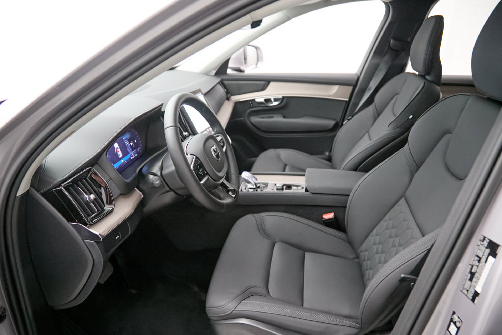 New 2026 Volvo XC90 B6 Plus w/ Protection Package AWD/4WD image 18