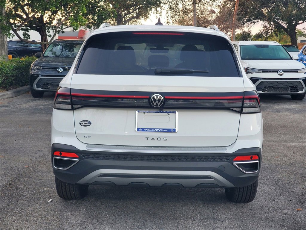New 2025 Volkswagen Taos SE image 4