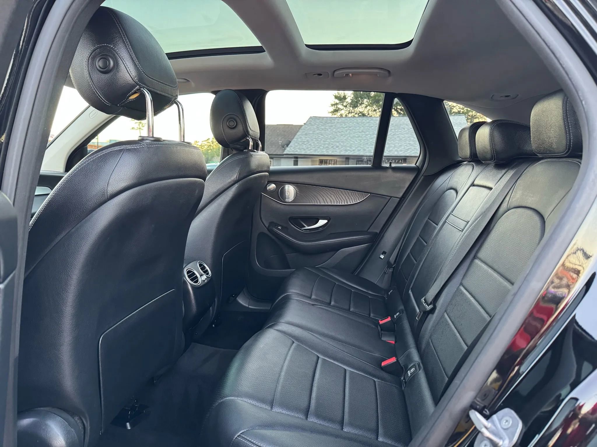 Used 2016 Mercedes-Benz GLC 300 4MATIC image 25