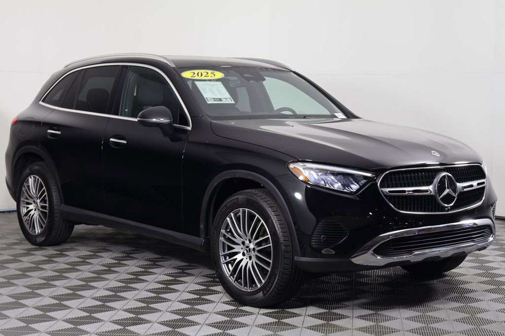 Certified 2025 Mercedes-Benz GLC 300 image 3