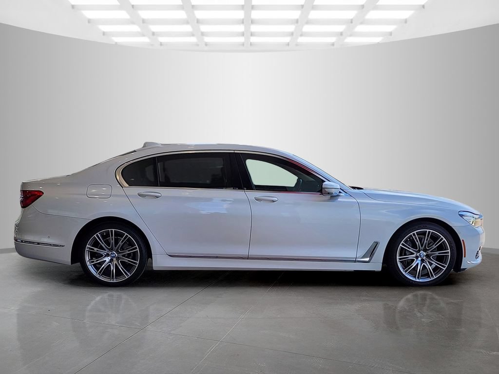 Used 2017 BMW 740i RWD image 3