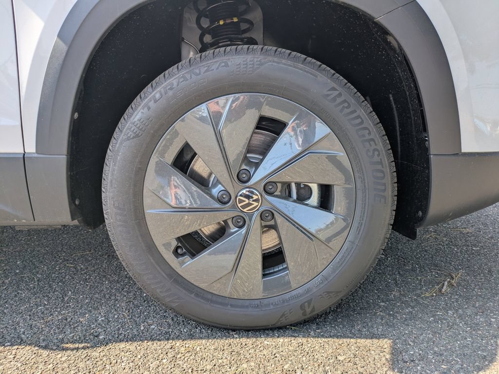 New 2026 Volkswagen Taos S FWD image 11