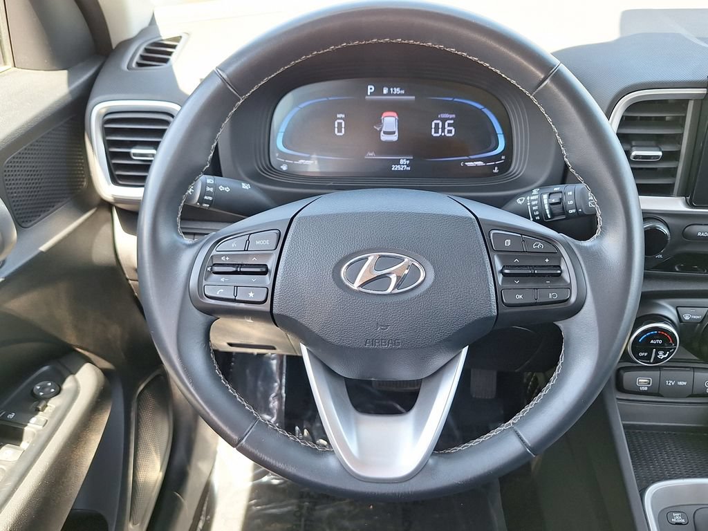 Certified 2024 Hyundai Venue SEL FWD image 14