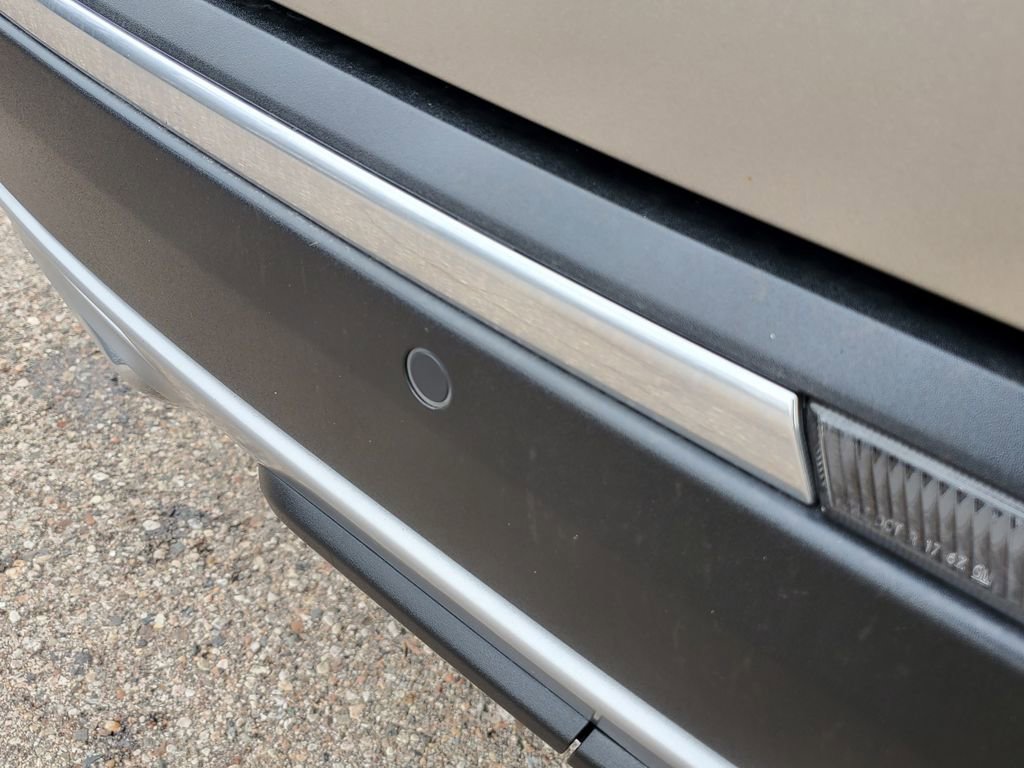 Certified 2023 Cadillac XT5 Premium Luxury w/ LPO, Floor Liner Package image 16