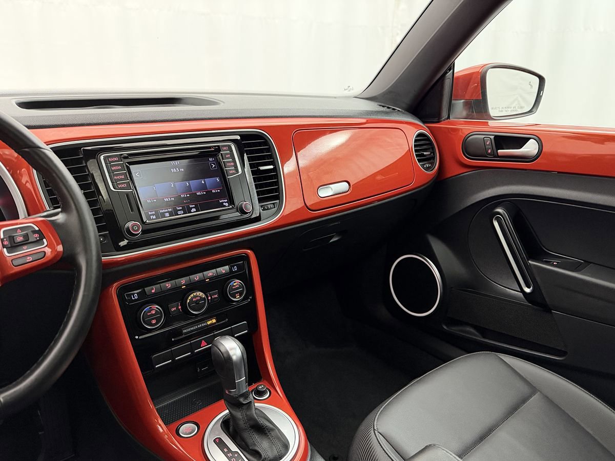 Used 2019 Volkswagen Beetle 2.0T SE FWD image 15