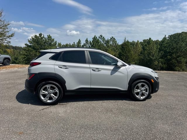 Used 2022 Hyundai Kona SEL w/ Convenience Package FWD image 3