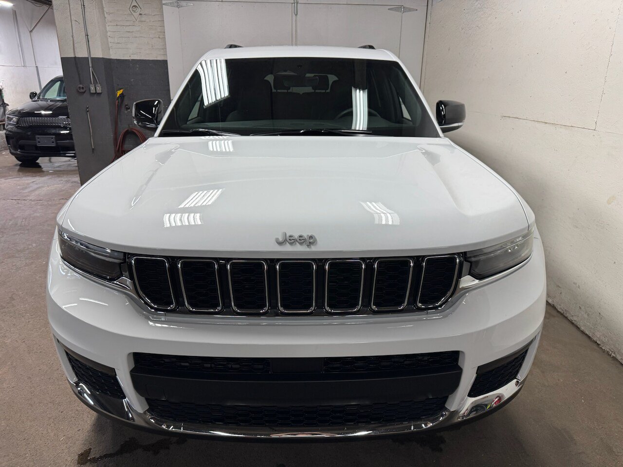 Used 2025 Jeep Grand Cherokee L Limited w/ Trailer Tow Package AWD/4WD image 6