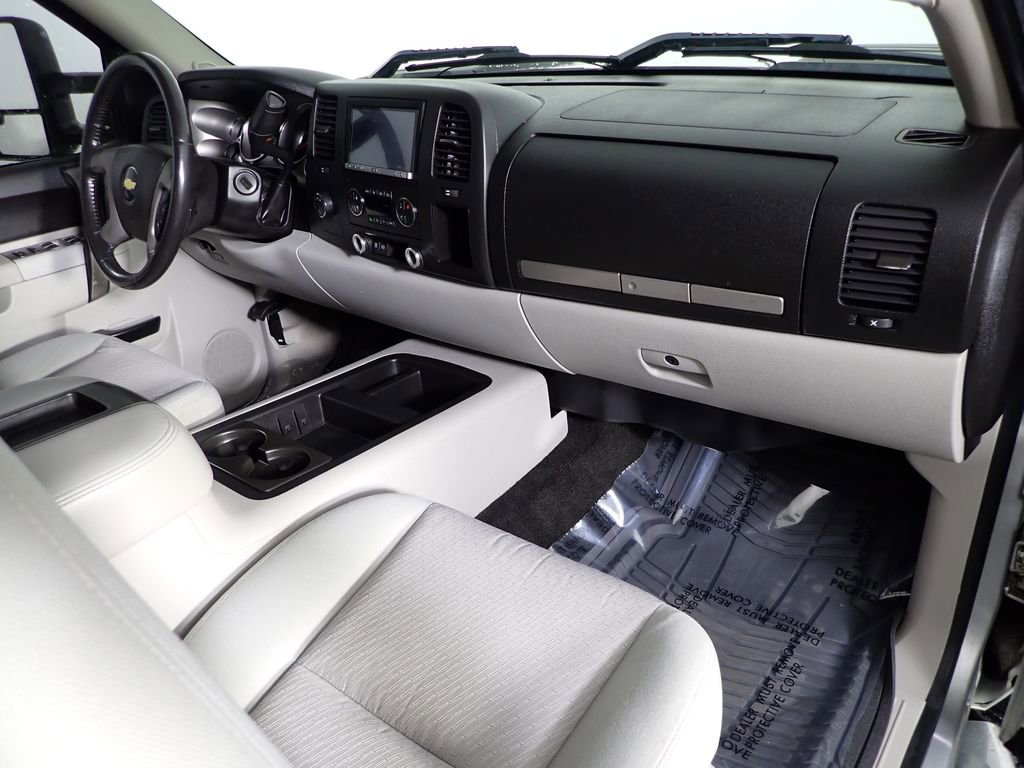 Used 2011 Chevrolet Silverado 2500 LT w/ Interior Plus Package image 41