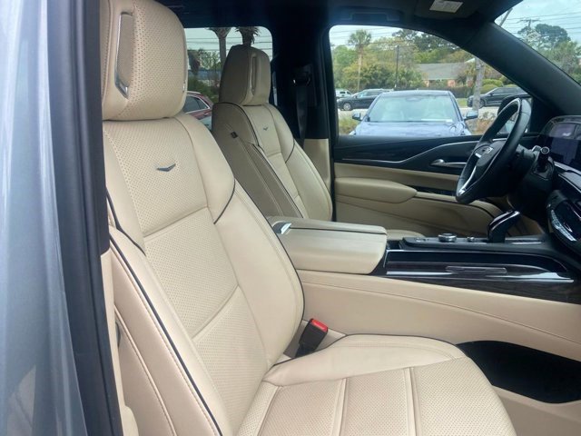 Certified 2023 Cadillac Escalade ESV Premium Luxury w/ Performance Package image 15