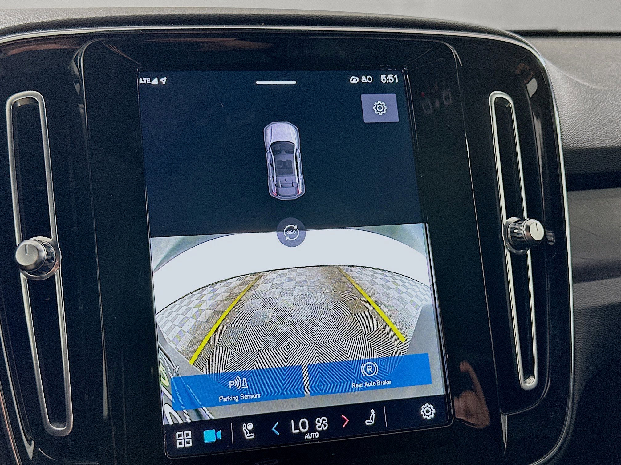 Used 2023 Volvo C40 P8 Recharge Plus w/ Climate Package image 23