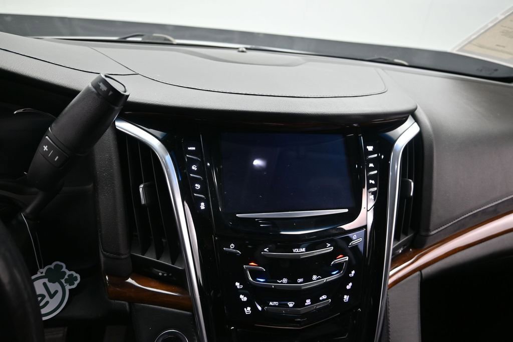 Used 2019 Cadillac Escalade Luxury RWD image 14