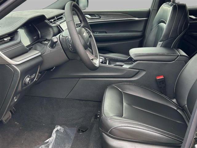 New 2025 Jeep Grand Cherokee L Limited image 4