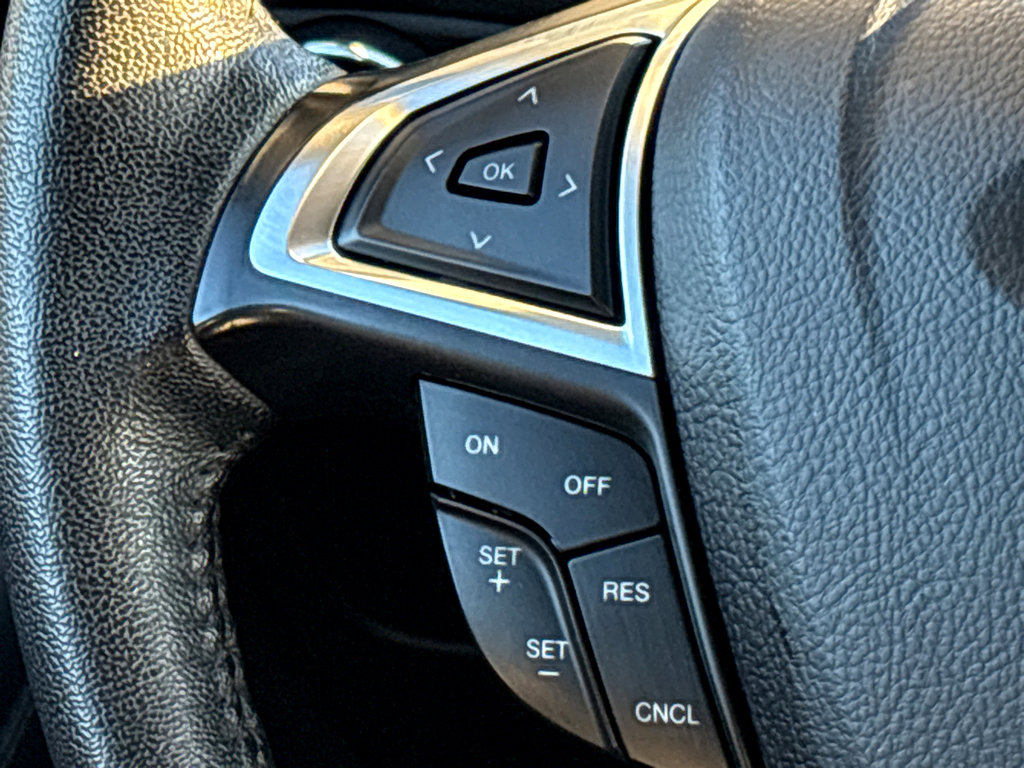 Used 2024 Ford Edge SEL AWD/4WD image 11
