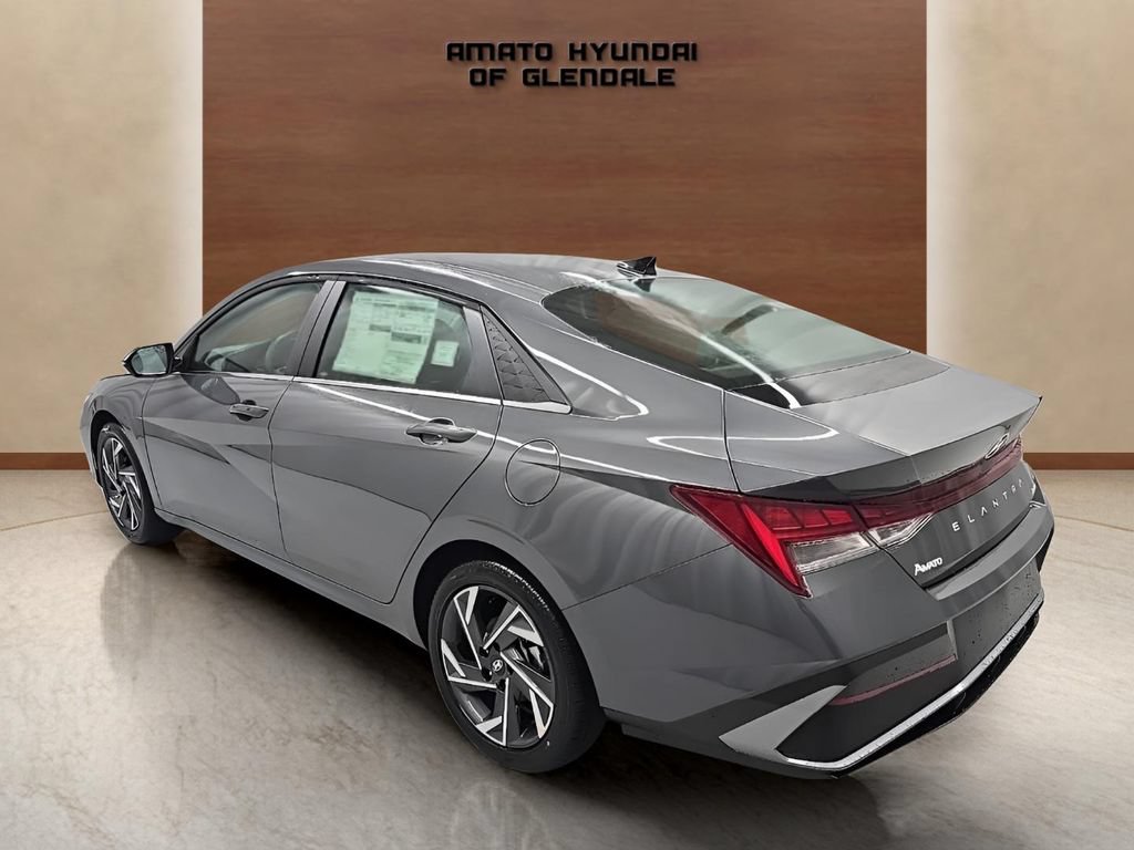 New 2026 Hyundai Elantra Limited FWD image 4