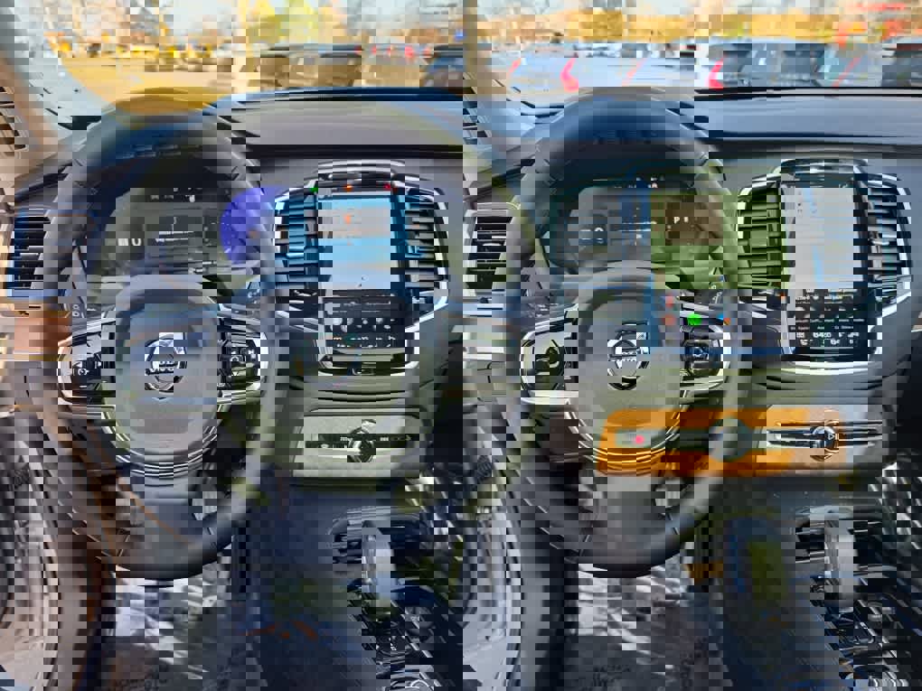 Used 2024 Volvo XC90 B5 Plus image 12