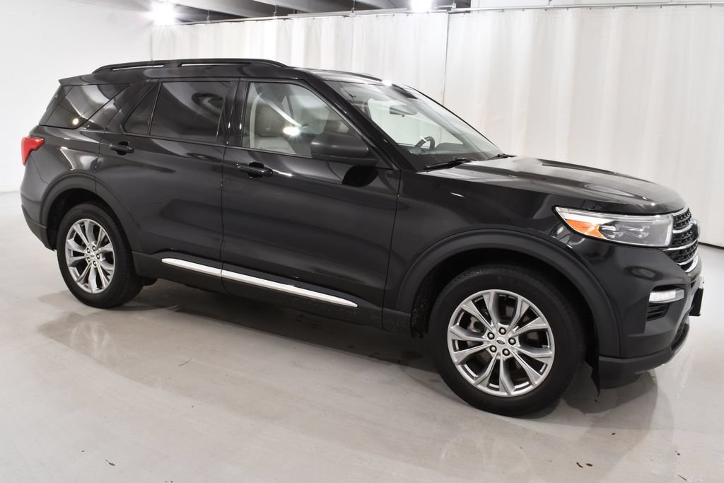Used 2022 Ford Explorer XLT w/ Equipment Group 202A AWD/4WD image 5