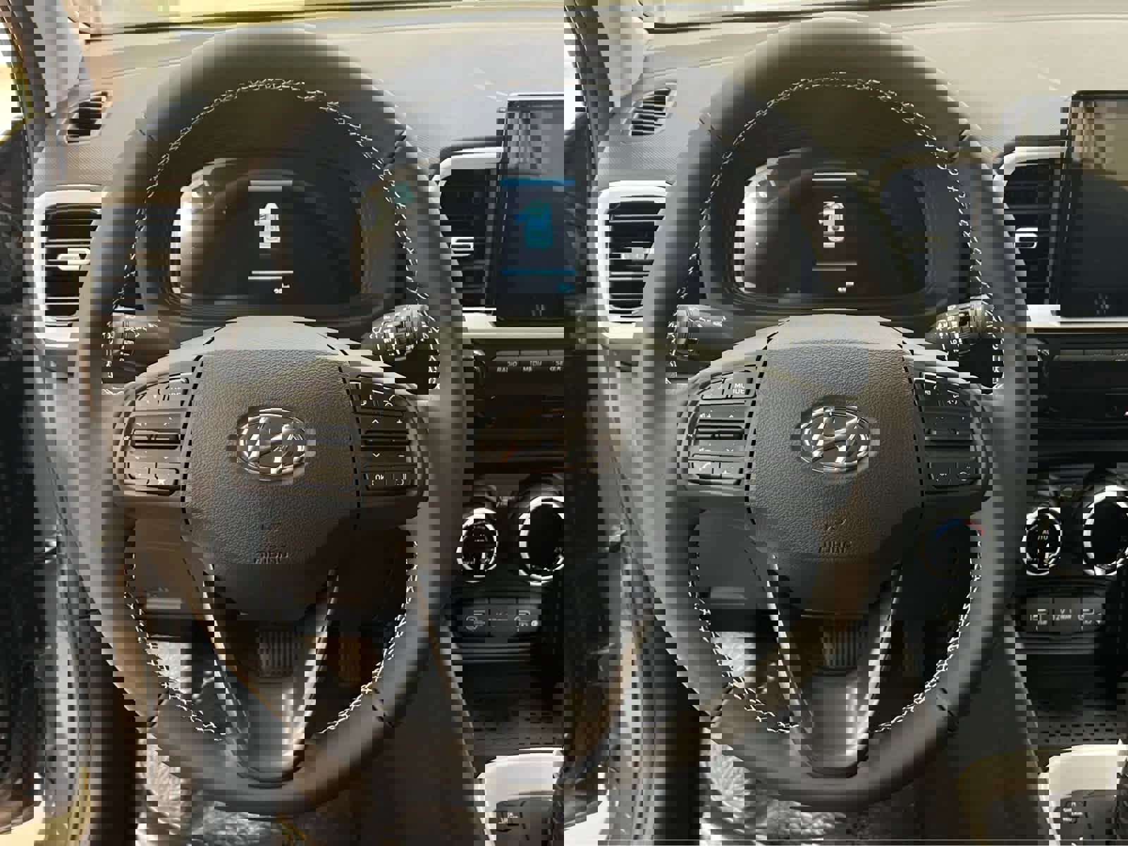 Used 2026 Hyundai Venue SEL image 33