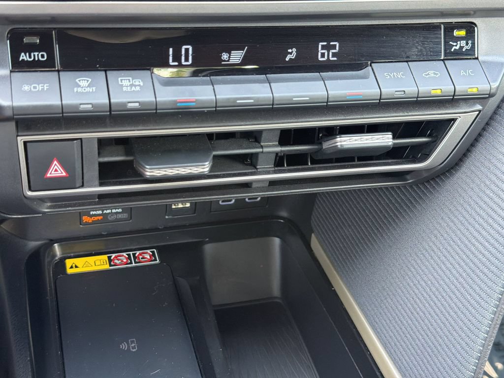 Used 2026 Toyota Camry SE FWD image 29