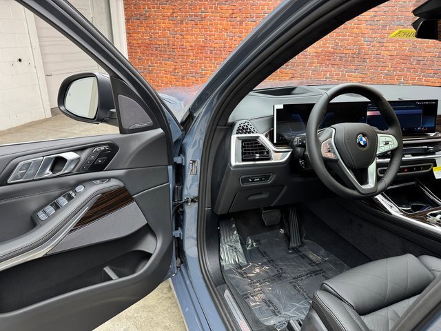 Used 2026 BMW X7 xDrive40i image 9