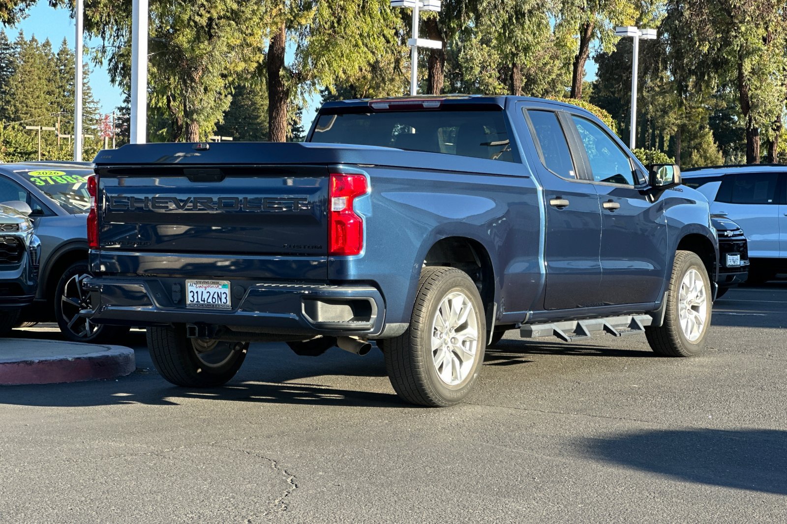Used 2022 Chevrolet Silverado 1500 Custom w/ LPO, Dark Essentials Package RWD image 5
