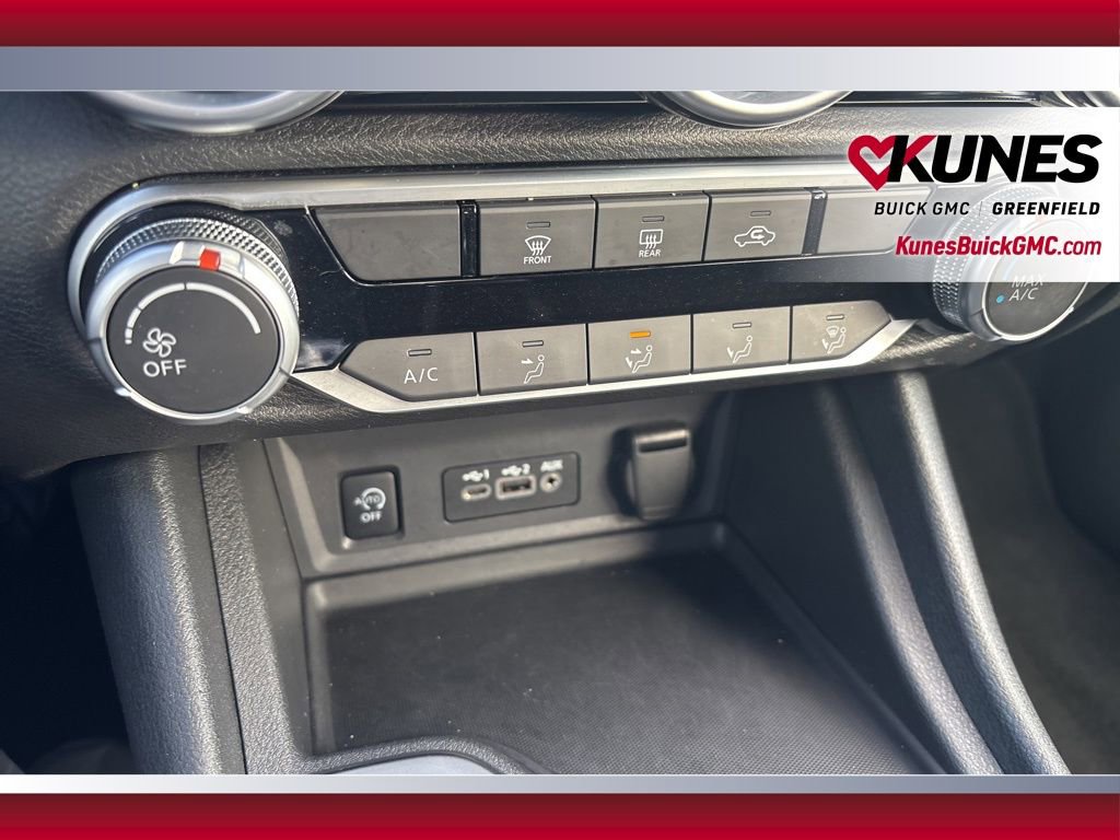 Used 2024 Nissan Sentra SV FWD image 26