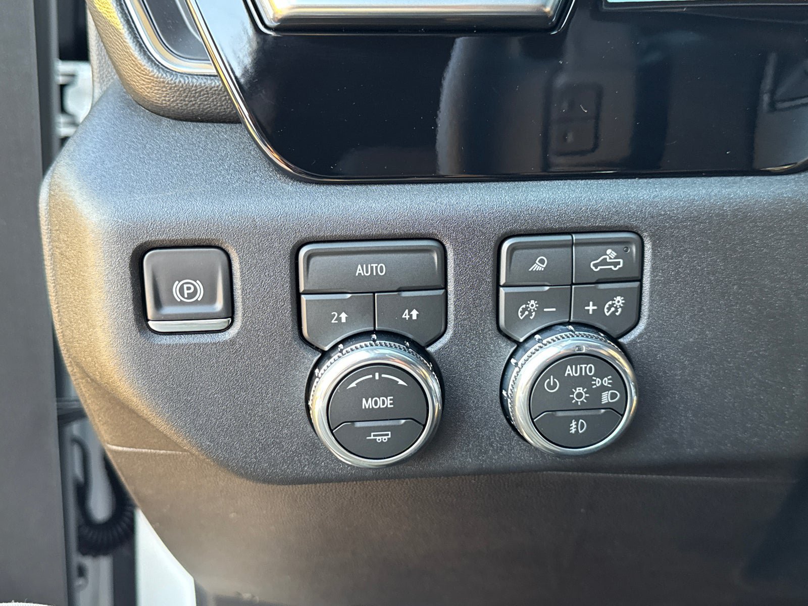 Used 2026 GMC Sierra 1500 SLT w/ SLT Premium Plus Package AWD/4WD image 29